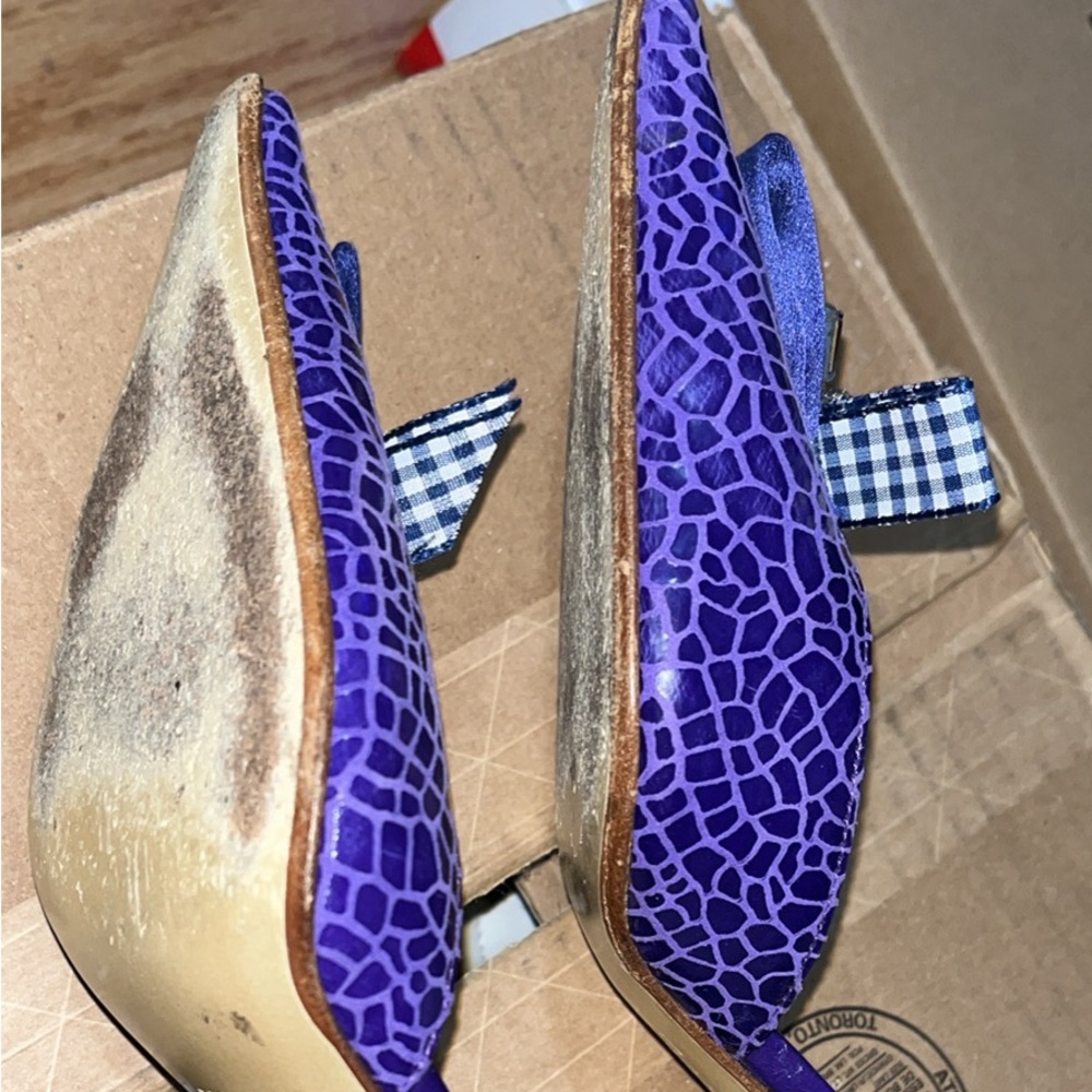 Italian worn shoes women size 7 fits both 7 and 7.5